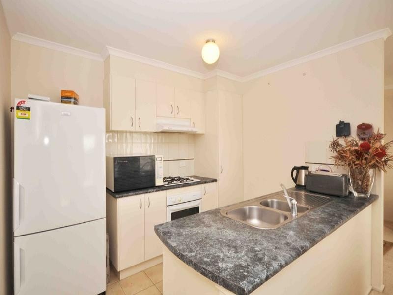 14 Lachlan Crescent, Roxburgh Park VIC 3064