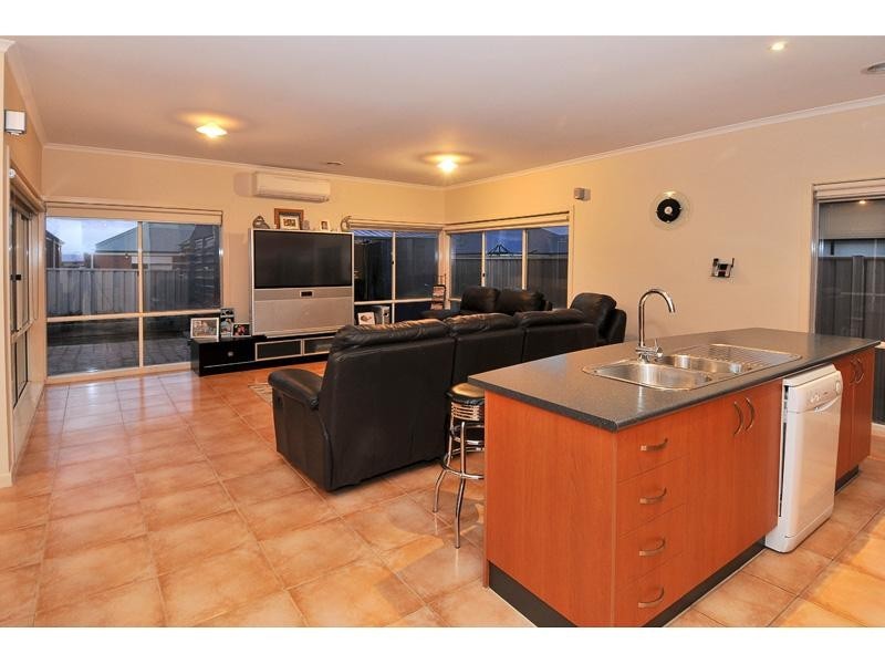 4 Explorer Place, Craigieburn VIC 3064