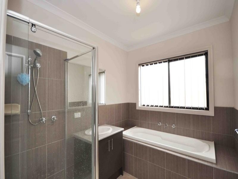 5 Jarrah Place, Craigieburn VIC 3064