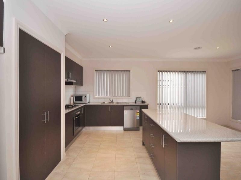 5 Jarrah Place, Craigieburn VIC 3064