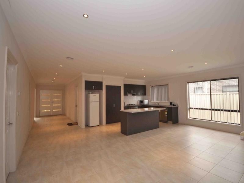 5 Jarrah Place, Craigieburn VIC 3064