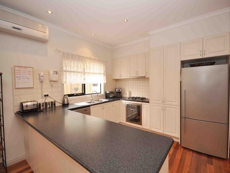 33 Troward Harvey Way, Craigieburn VIC 3064