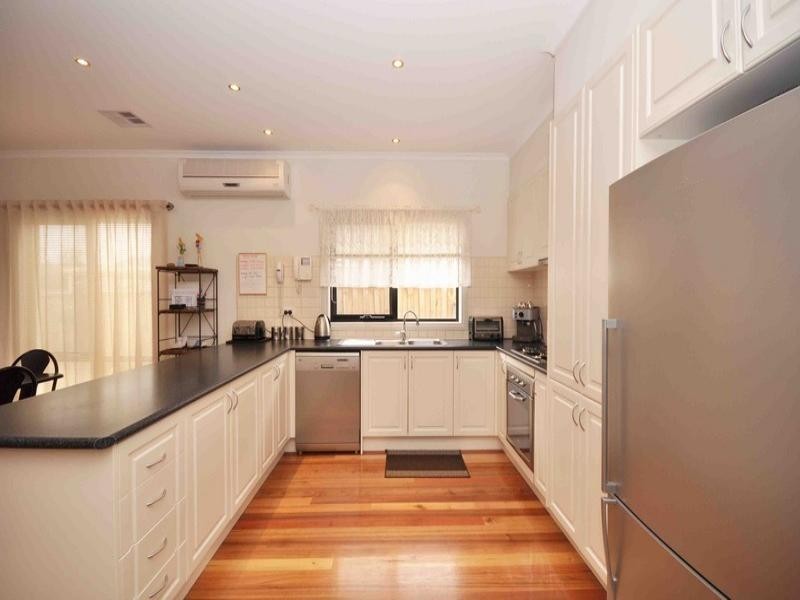33 Troward Harvey Way, Craigieburn VIC 3064