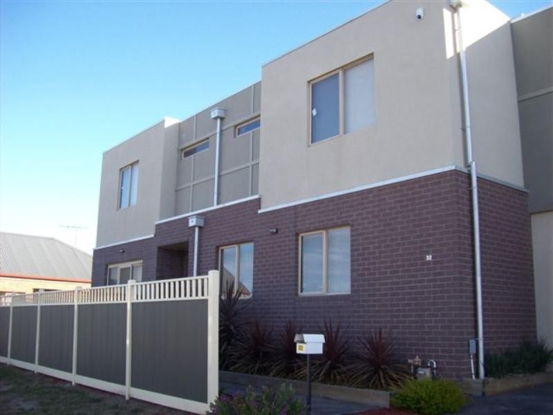 32 Mission Hills Way, Craigieburn VIC 3064