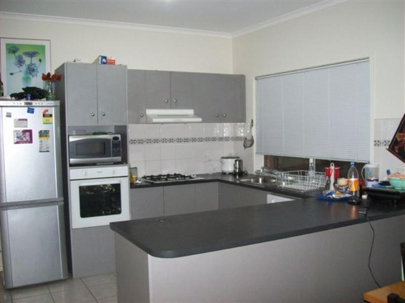 11 Hoxton Crescent, Craigieburn VIC 3064