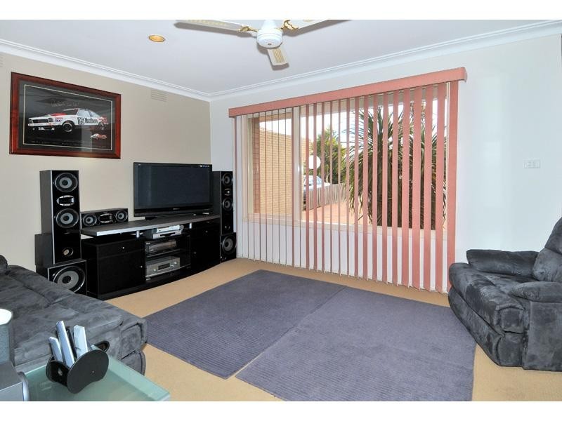 8 Fern Court, Craigieburn VIC 3064