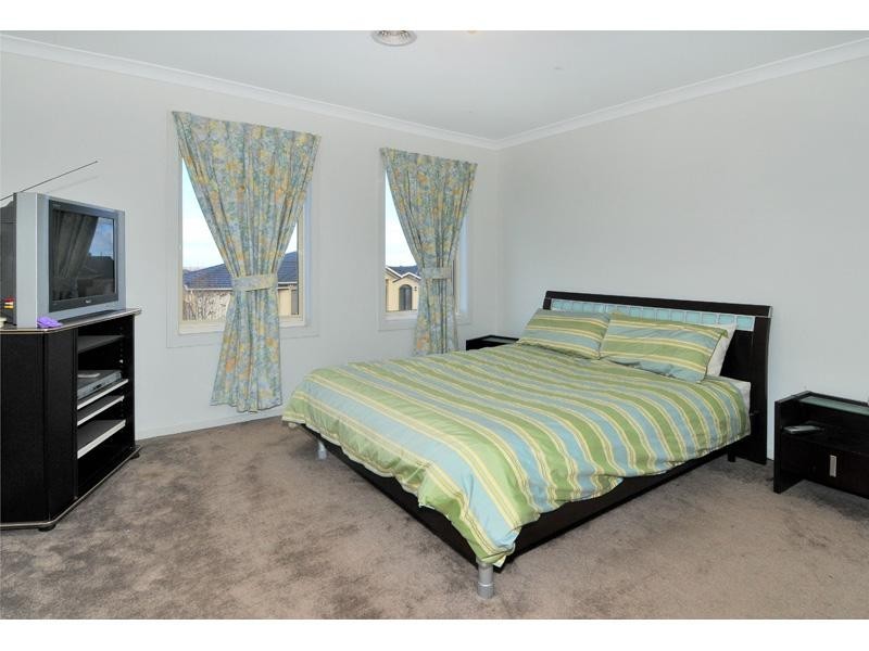 12 Peartree Court, Roxburgh Park VIC 3064