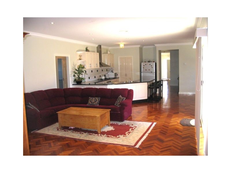 16 Swinburne Close, Craigieburn VIC 3064