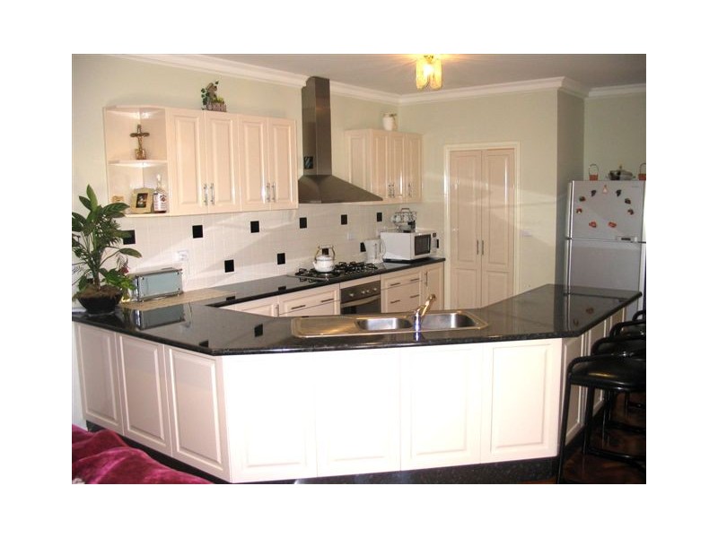 16 Swinburne Close, Craigieburn VIC 3064