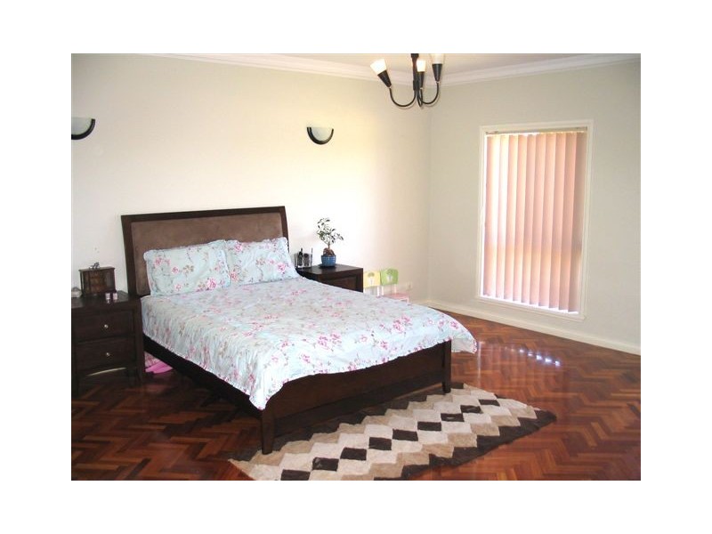 16 Swinburne Close, Craigieburn VIC 3064