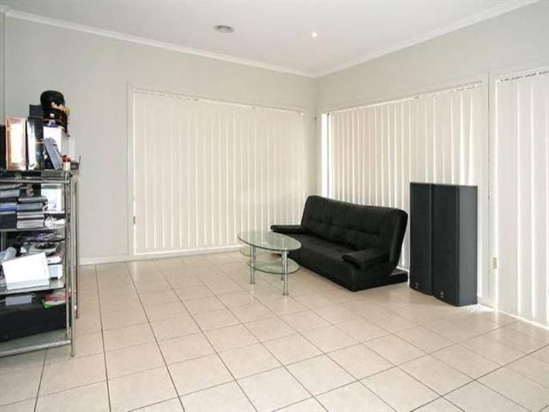 10 Pinehurst Rise, Craigieburn VIC 3064