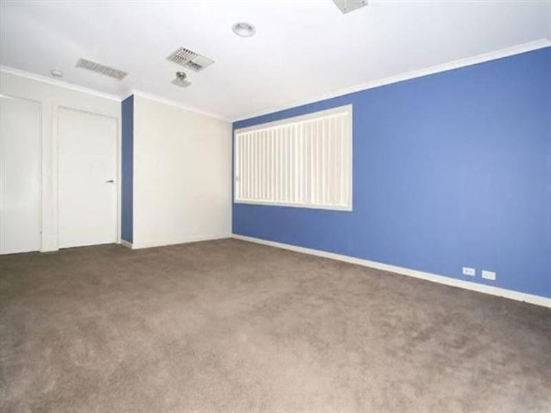 10 Pinehurst Rise, Craigieburn VIC 3064