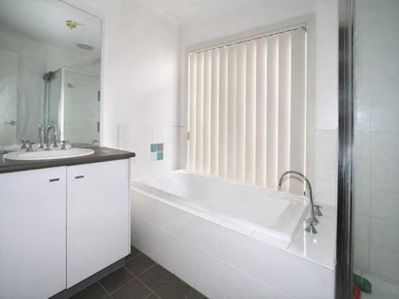 10 Pinehurst Rise, Craigieburn VIC 3064