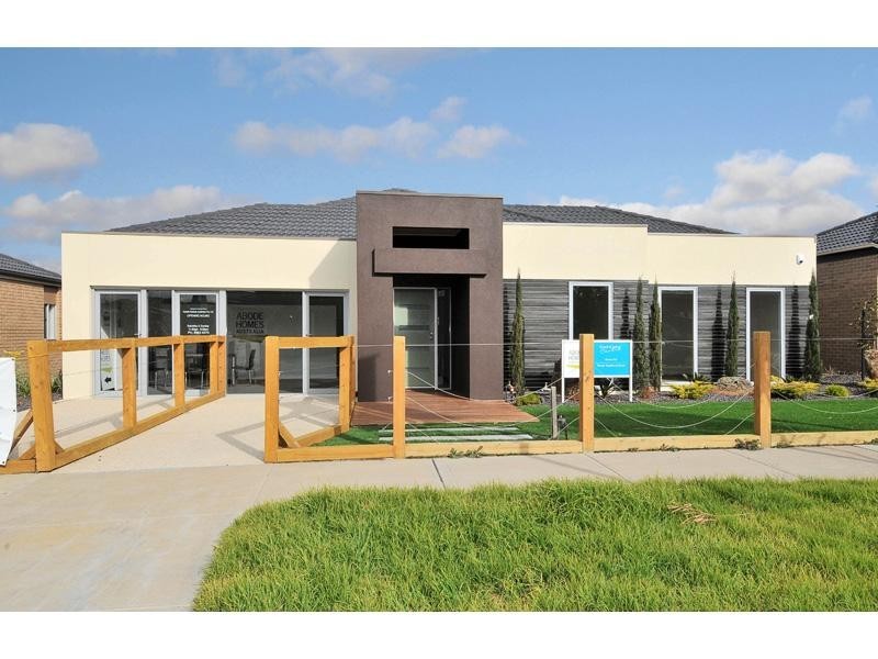 8 Nottingham Close, Craigieburn VIC 3064