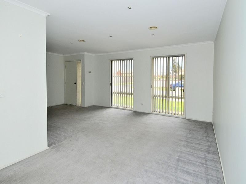 2 Merz Place, Roxburgh Park VIC 3064