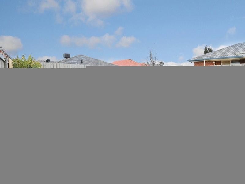 2 Merz Place, Roxburgh Park VIC 3064
