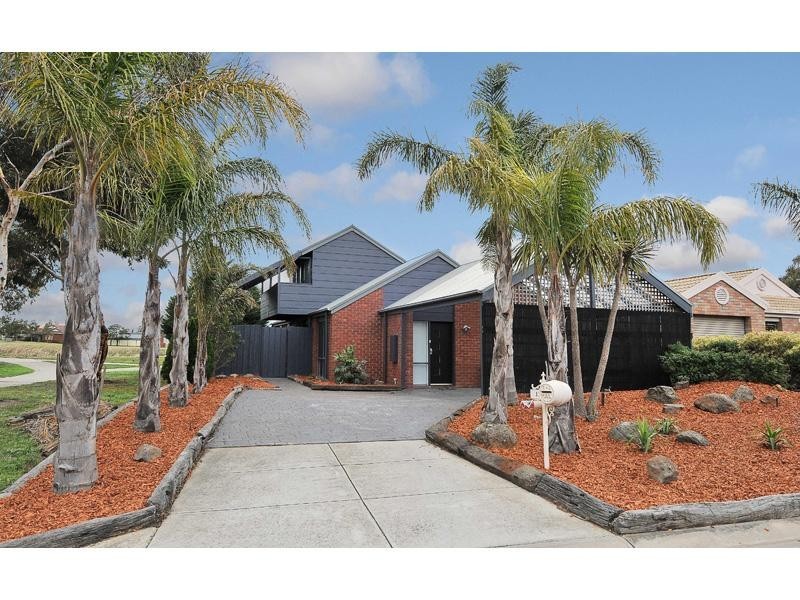11 Merrigan Court, Roxburgh Park VIC 3064