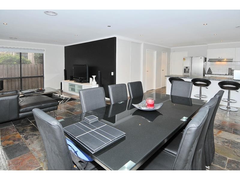 11 Merrigan Court, Roxburgh Park VIC 3064