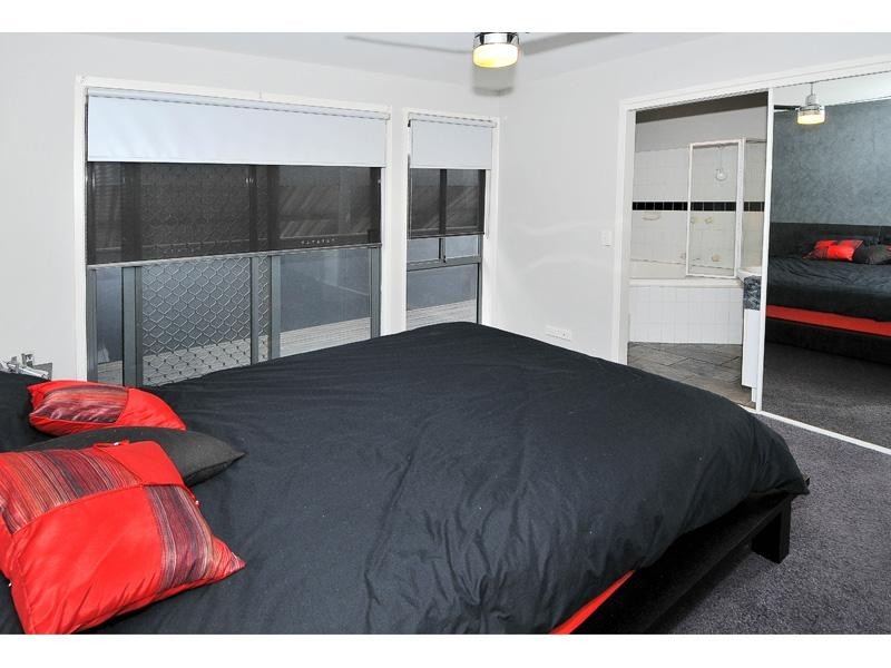 11 Merrigan Court, Roxburgh Park VIC 3064