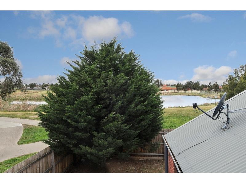 11 Merrigan Court, Roxburgh Park VIC 3064