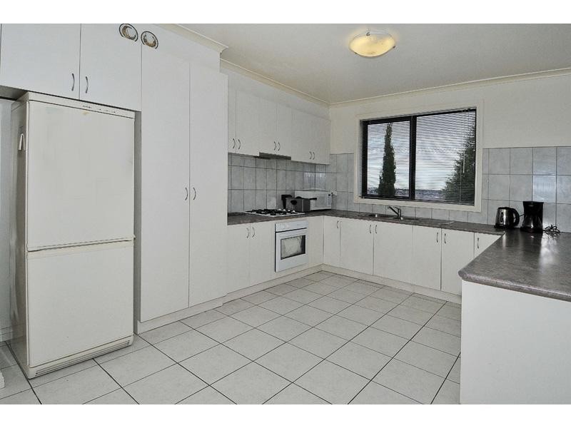 18 Grange Rise, Craigieburn VIC 3064