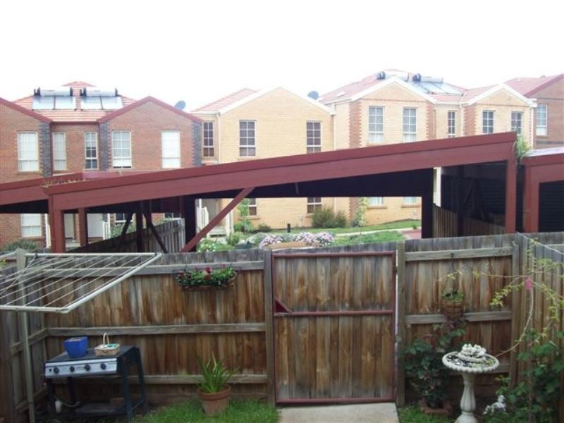 3/3 Whiltshire Drive, Roxburgh Park VIC 3064