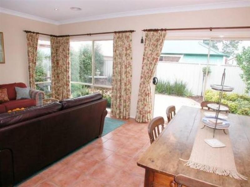 11 Woodlea Crescent, Craigieburn VIC 3064