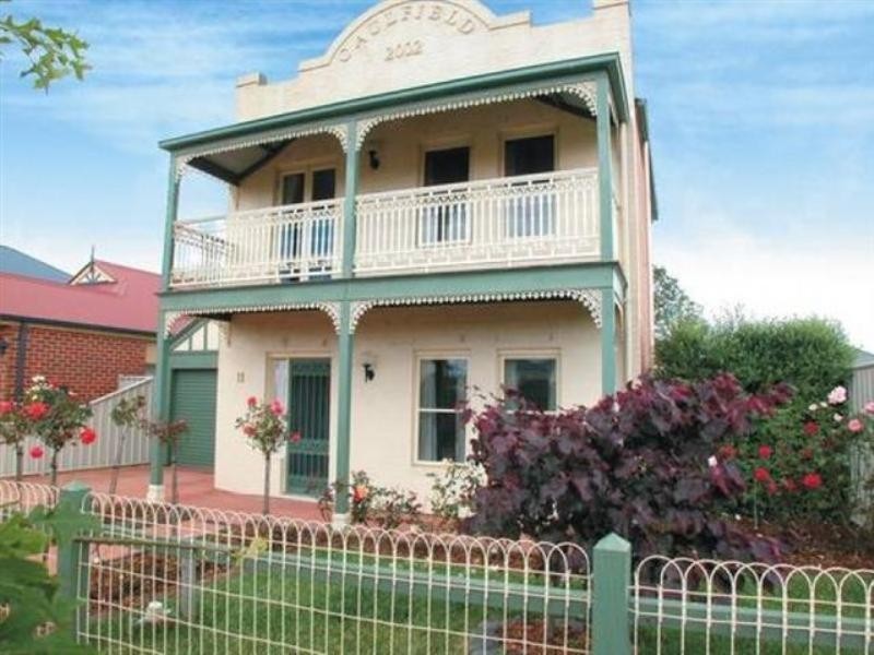 11 Woodlea Crescent, Craigieburn VIC 3064