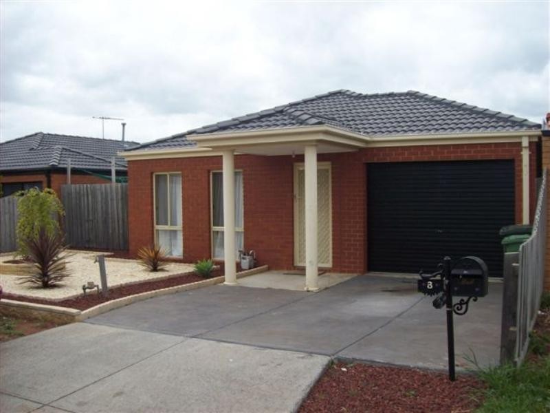 8 Garonne Circuit, Roxburgh Park VIC 3064
