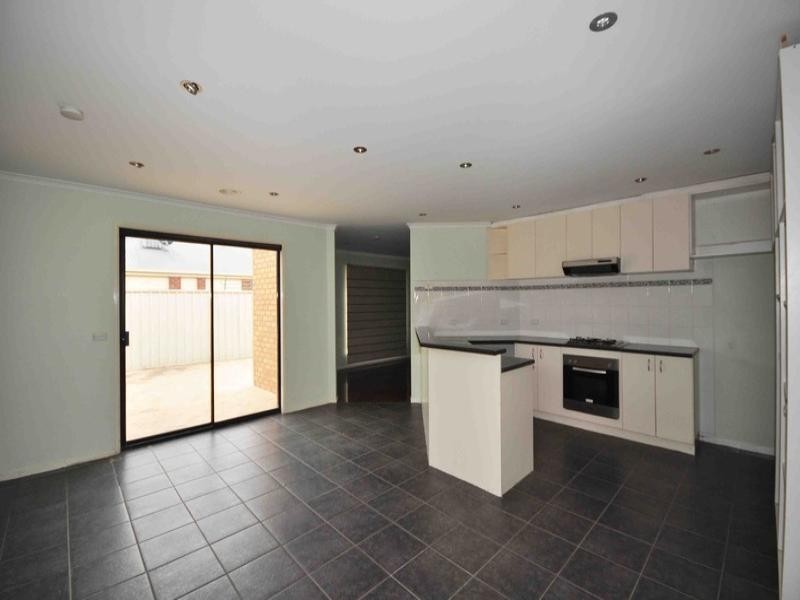 3 Brookside Court, Craigieburn VIC 3064