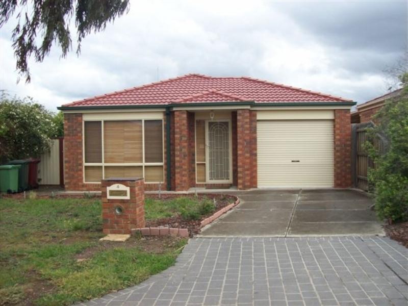 4 Mekong Place, Roxburgh Park VIC 3064