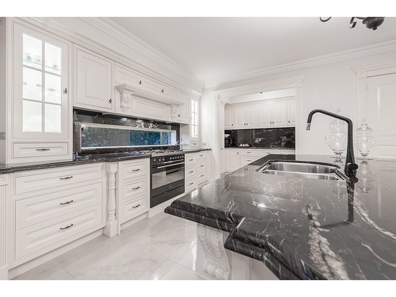 3 Hedges Street, Craigieburn VIC 3064