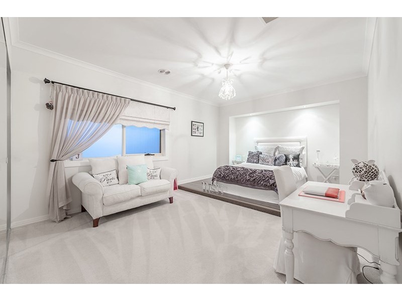 3 Hedges Street, Craigieburn VIC 3064