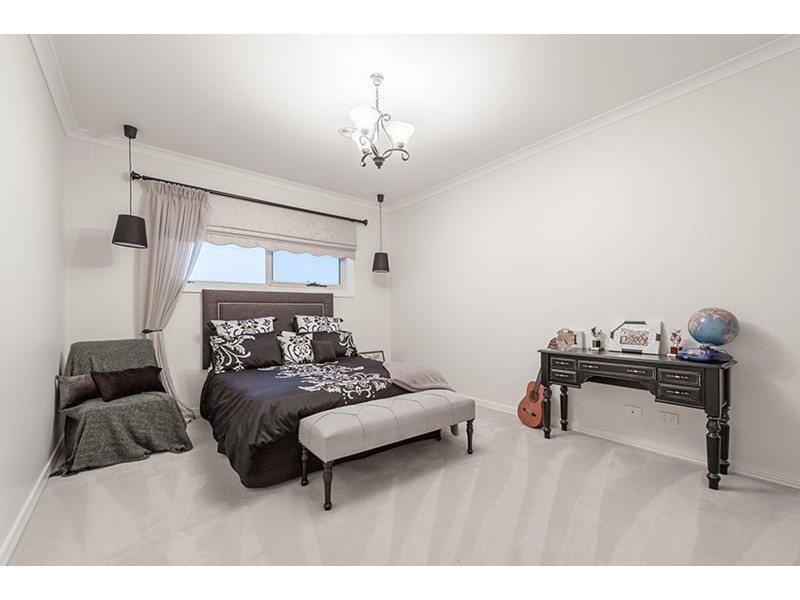 3 Hedges Street, Craigieburn VIC 3064