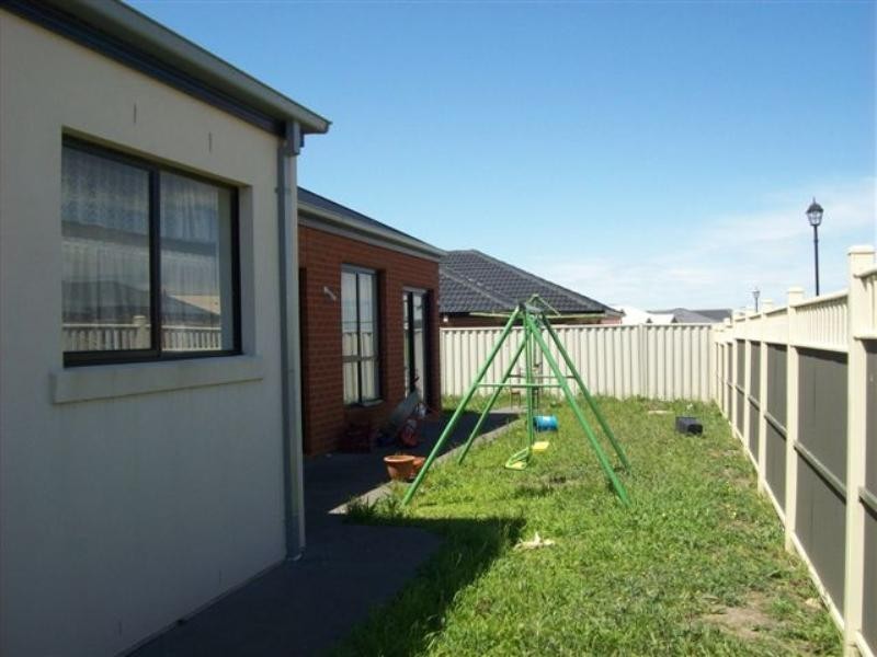 48 Tusmore Rise, Craigieburn VIC 3064