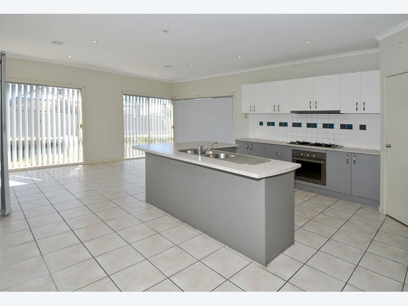 10 Explorers Place, Craigieburn VIC 3064
