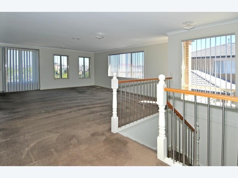 10 Explorers Place, Craigieburn VIC 3064