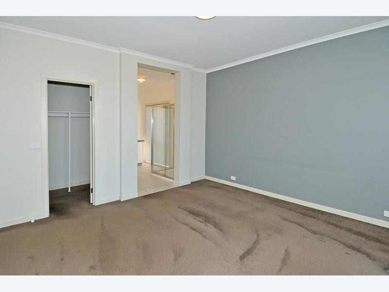 10 Explorers Place, Craigieburn VIC 3064