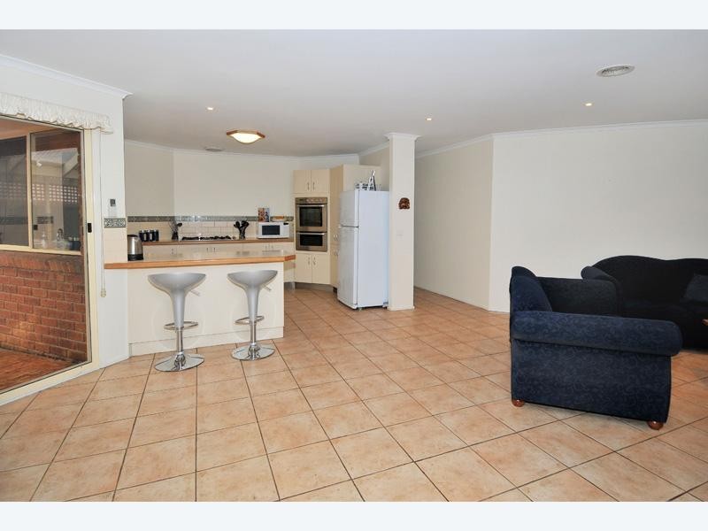 10 Exmouth Road, Craigieburn VIC 3064