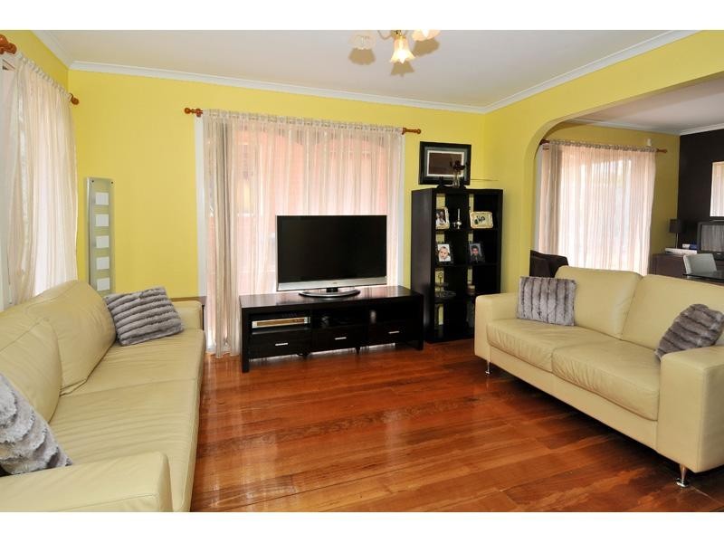 128 Lightwood Crescent, Meadow Heights VIC 3048