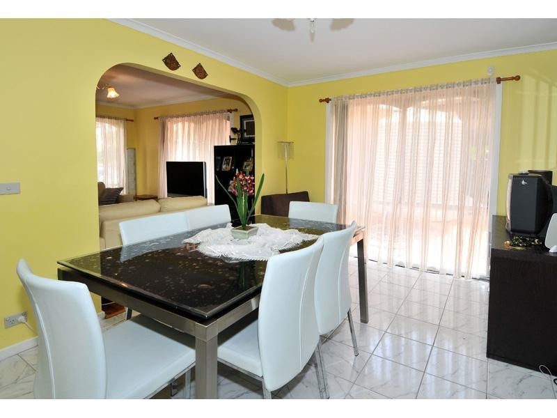 128 Lightwood Crescent, Meadow Heights VIC 3048