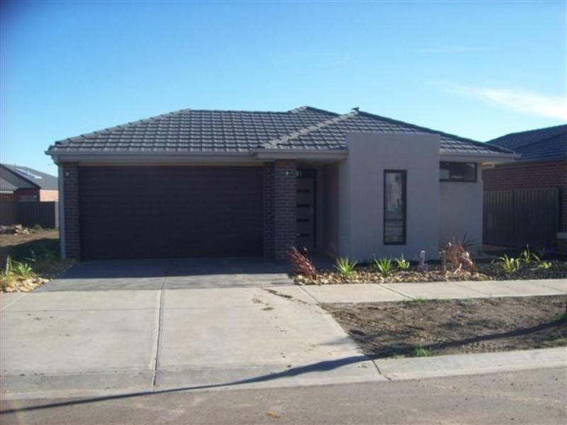 23 Blackrange Avenue, Craigieburn VIC 3064
