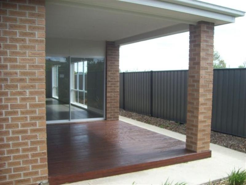 3 Nottingham Close, Craigieburn VIC 3064