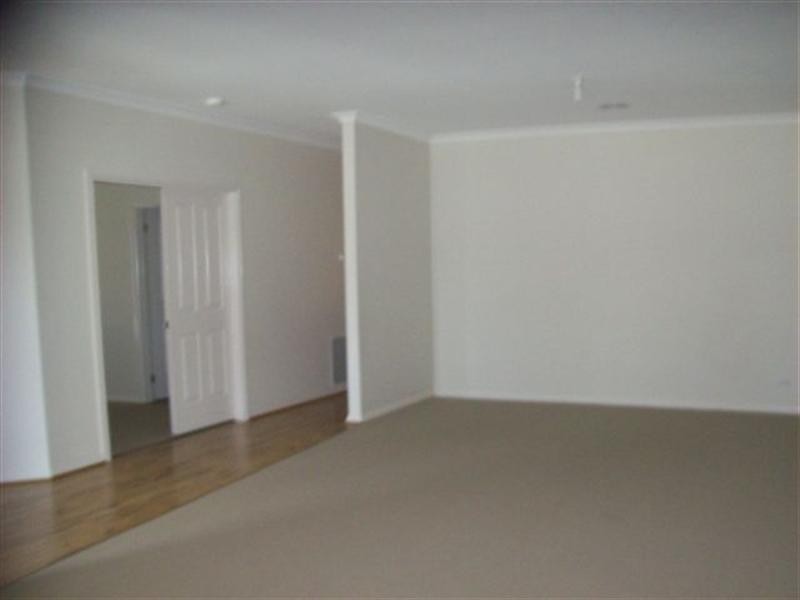 5 Tamarin Street, Craigieburn VIC 3064