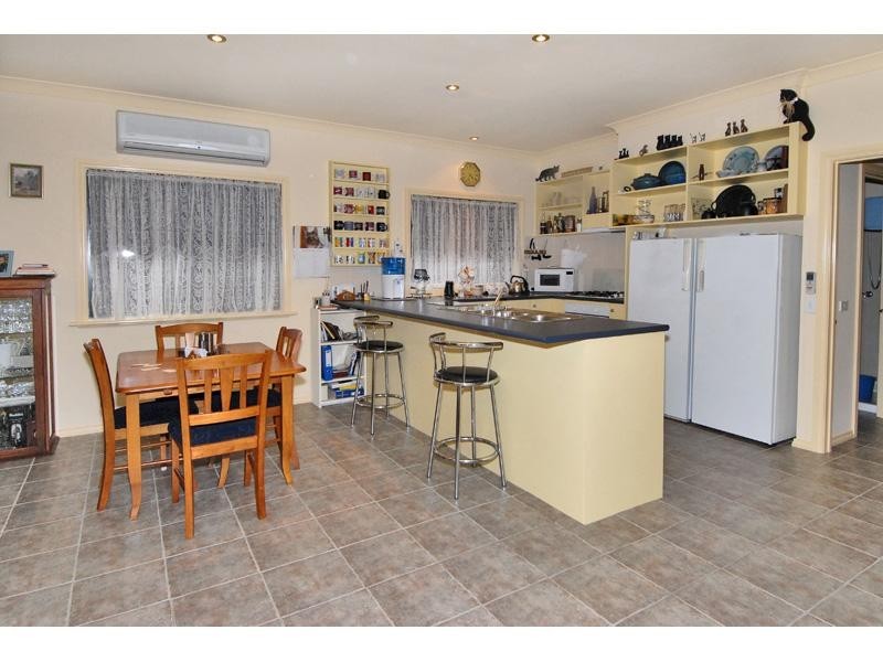 7 Gainsborough Drive, Craigieburn VIC 3064