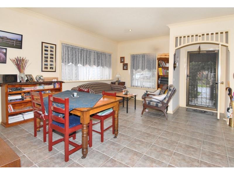 7 Gainsborough Drive, Craigieburn VIC 3064