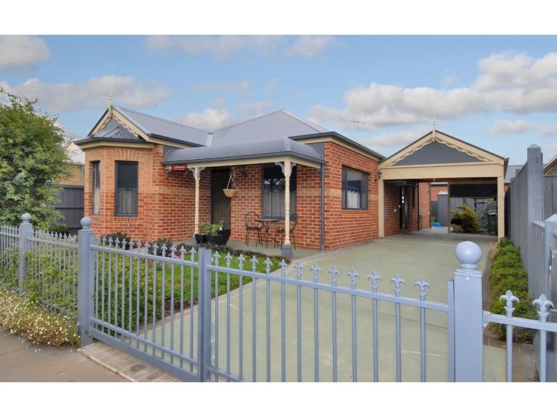 7 Gainsborough Drive, Craigieburn VIC 3064