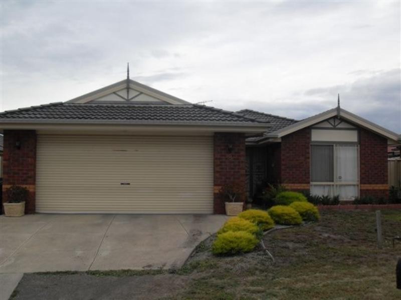 8 Bertrand Court, Craigieburn VIC 3064