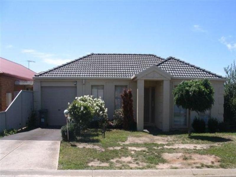 5 Shearwater Place, Craigieburn VIC 3064