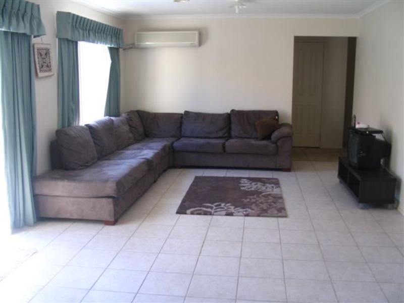 5 Shearwater Place, Craigieburn VIC 3064